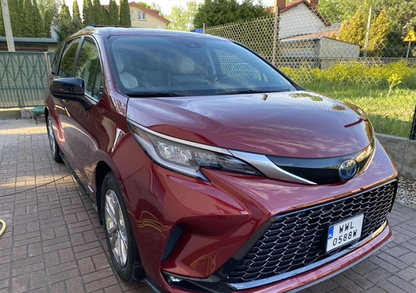 Toyota Sienna cena 230000 przebieg: 52500, rok produkcji 2021 z Zielonka małe 121